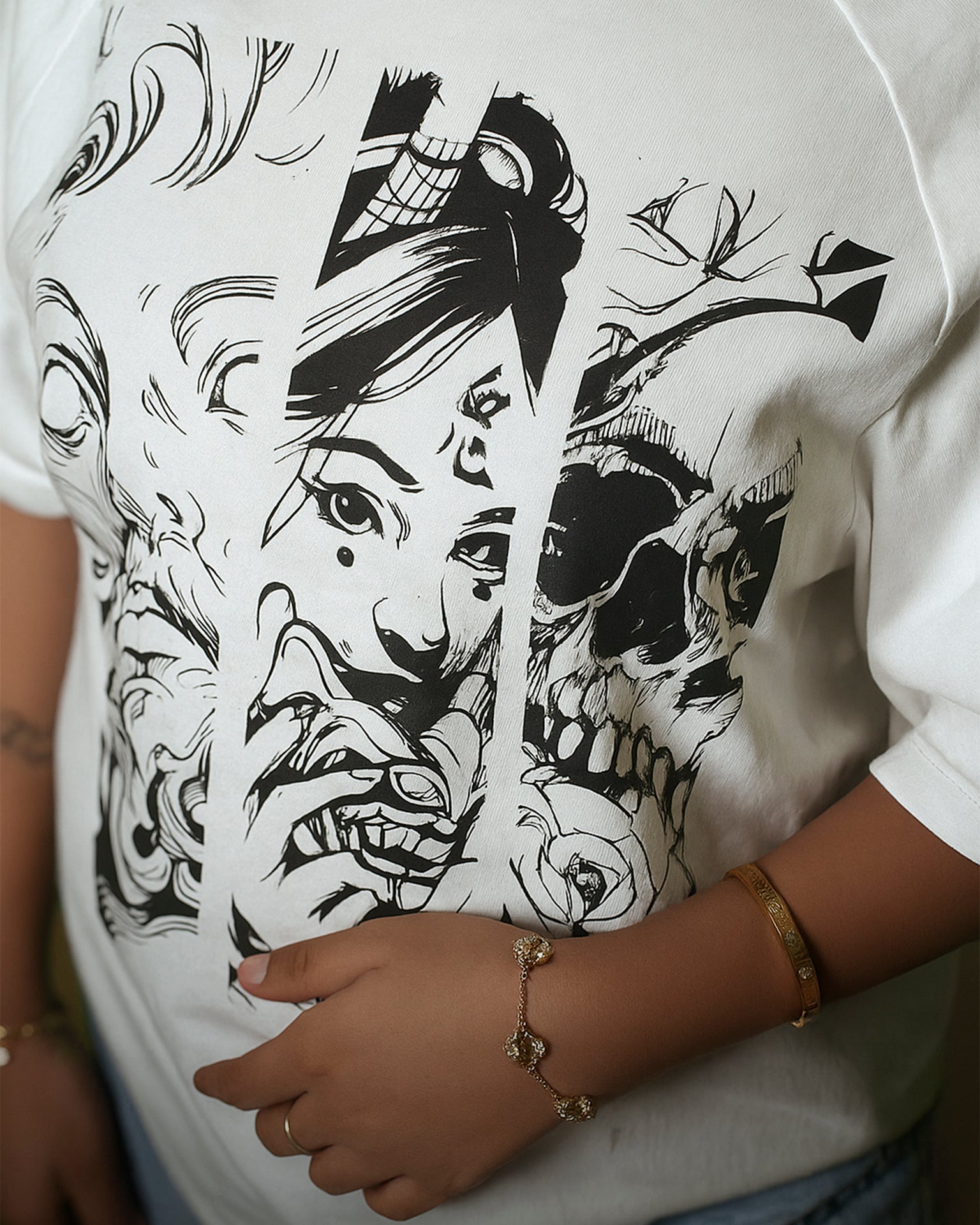 Ghost White - Raglan Fit unisex Tshirt