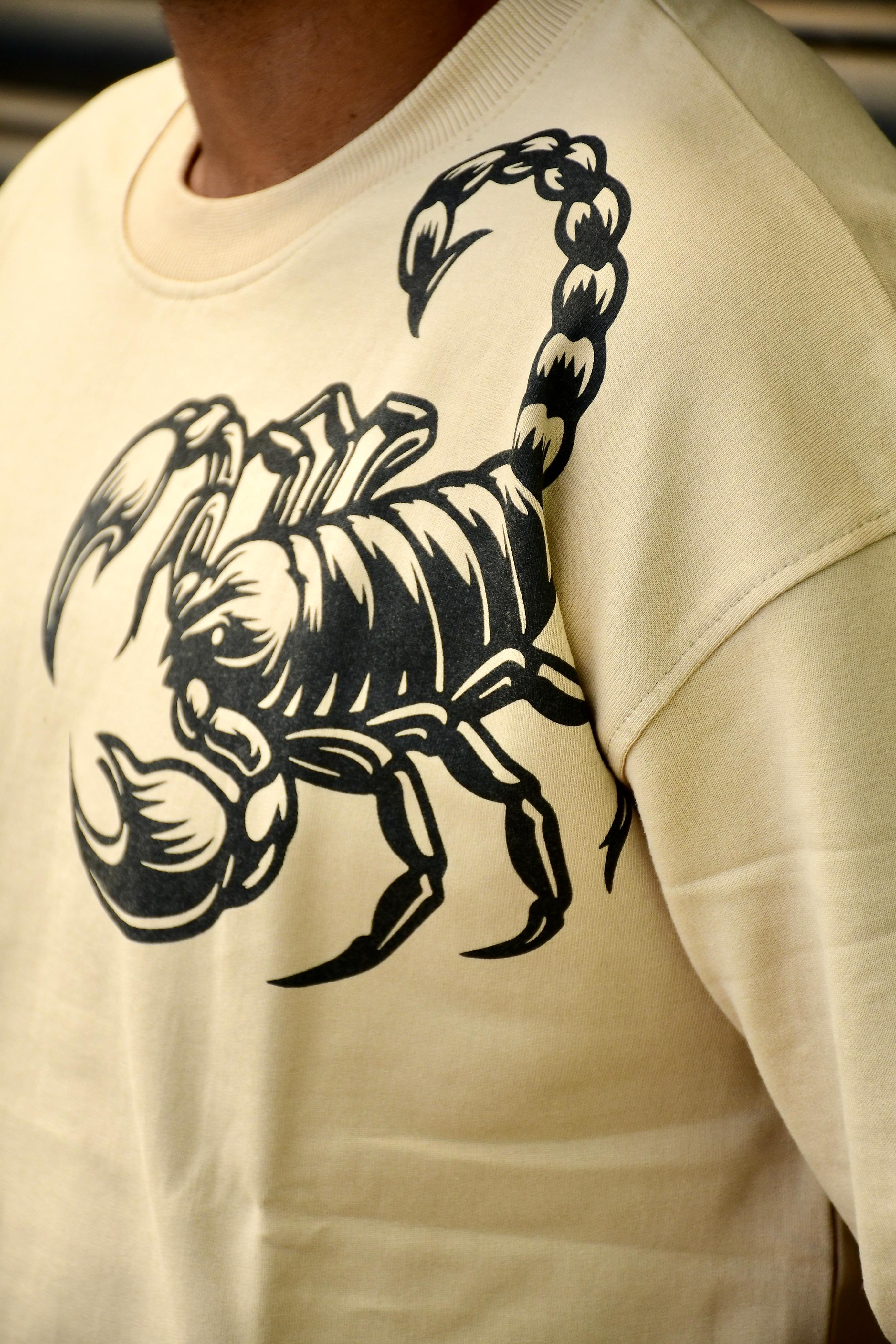 Scorpion Beige - Unisex Oversized Tshirt